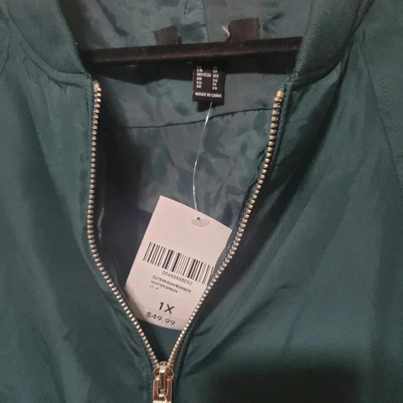 Green crop style puffy jacket - Picture 2 of 7